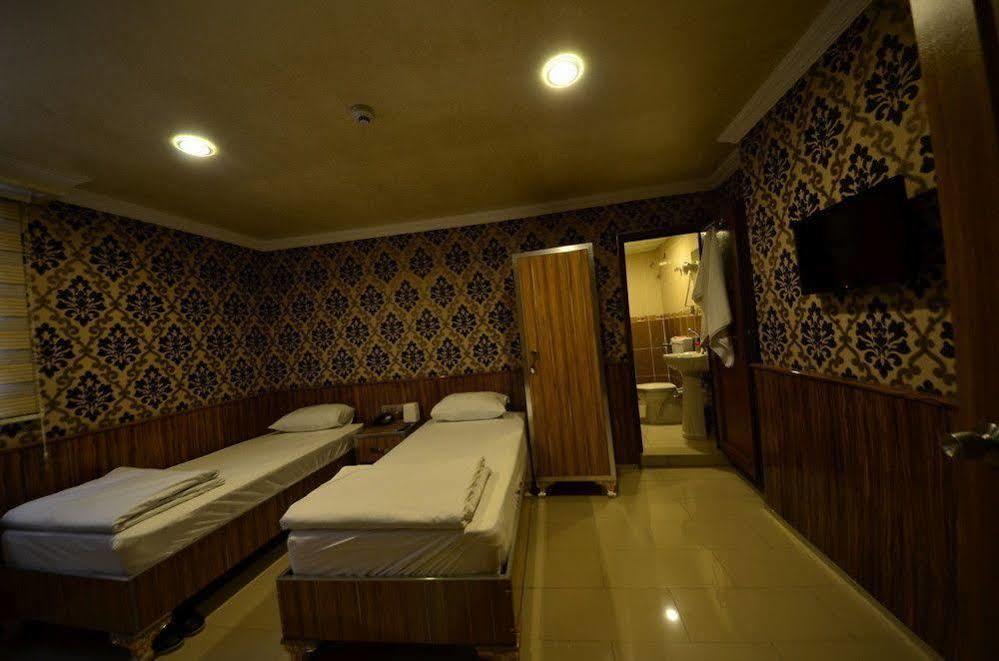 שנליאורפה Istiklal Hotel מראה חיצוני תמונה
