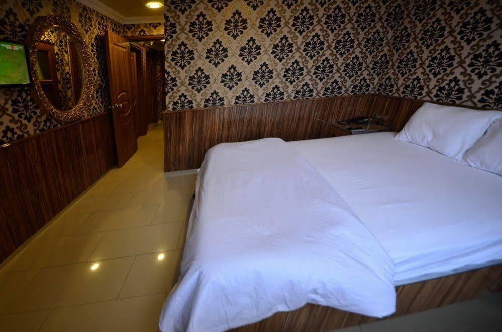 שנליאורפה Istiklal Hotel מראה חיצוני תמונה