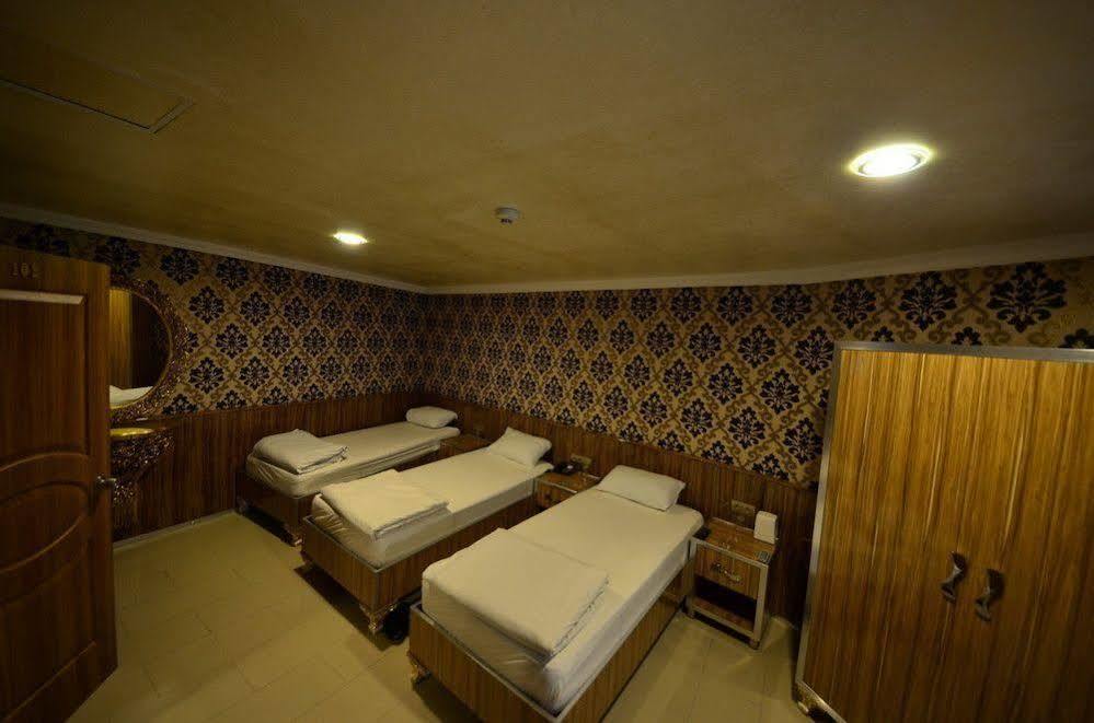 שנליאורפה Istiklal Hotel מראה חיצוני תמונה