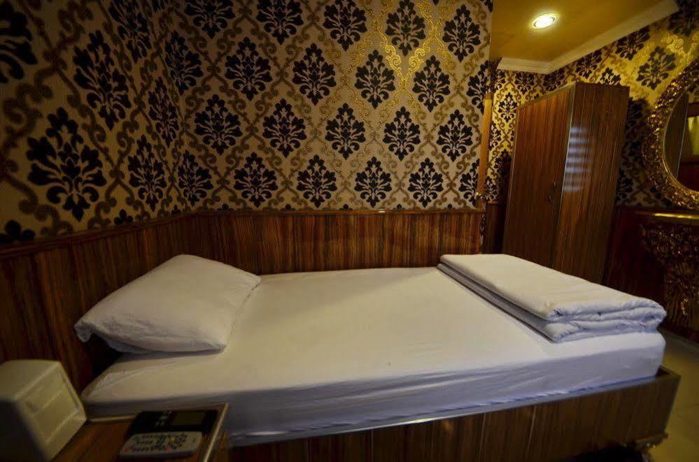 שנליאורפה Istiklal Hotel מראה חיצוני תמונה